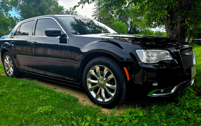 3/4 Front view of "Tom" the Chrysler 300